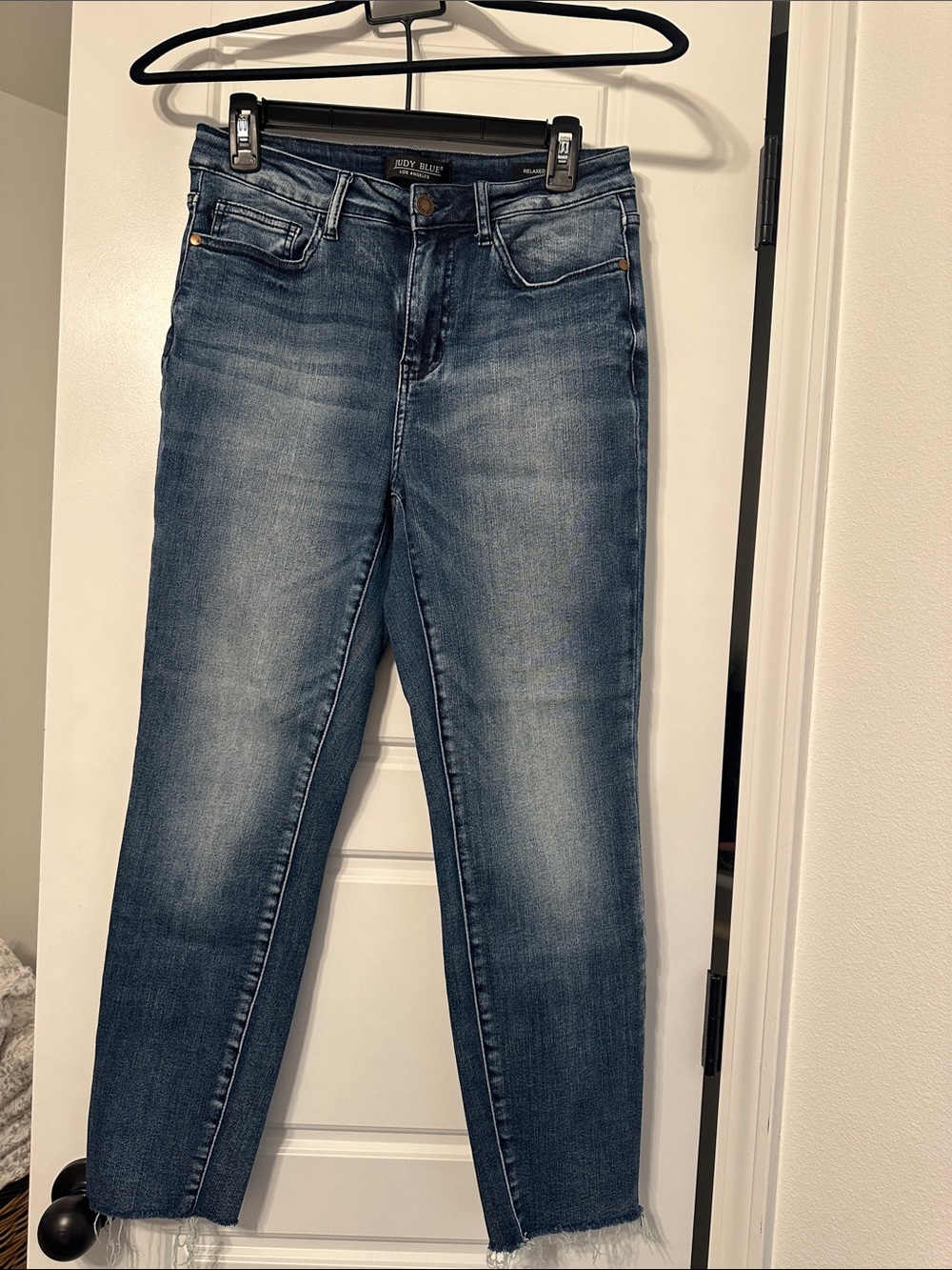 Judy Blue Distressed Medium Blue Cropped Jeans